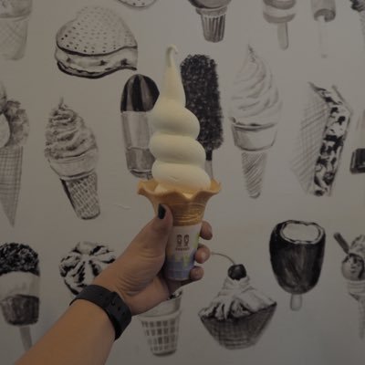 fuktak2's profile picture. 夏は🍉で、冬🍊で水分補給したい