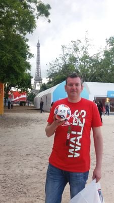 A Welsh Vale fan in Derbyshire.