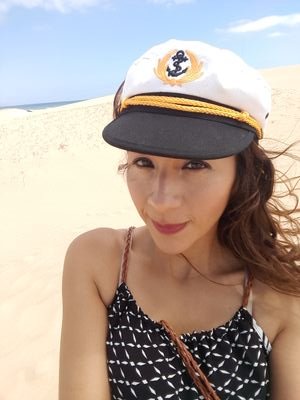 ChikadeRojo's profile picture. Catadora de chilaquiles, adicta al café, apasionada por la vida. En mis tiempos libres soy Ingeniero. Ah! entre otras cosas, amo bailar..