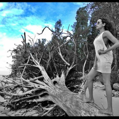 beach bum. lover of music and LOVE; spiritually inclined! instagram: @piaparadise