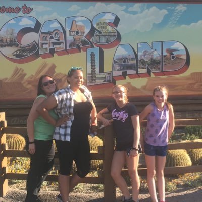 lylaabear's profile picture. Las Vegas Realtor® #disneyland #DLTWBYD Instagram @sasso_sells_vegas