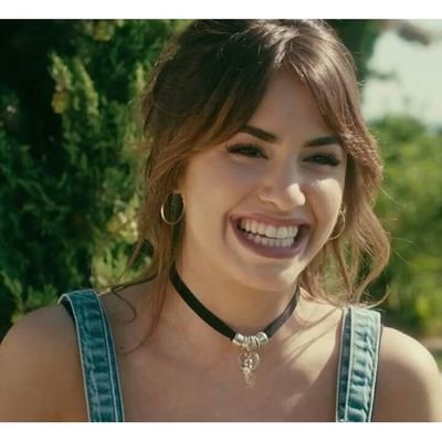 REIR TE SALVA❤
LALI ESPOSITO. 
MI PETIZA.
MI REINA 👑