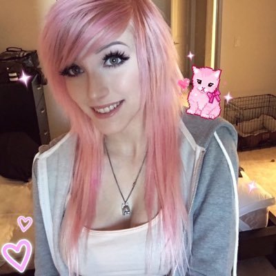 I'm Alex and I change my hair color too often and have a youtube channel. (っ◔◡◔)っ