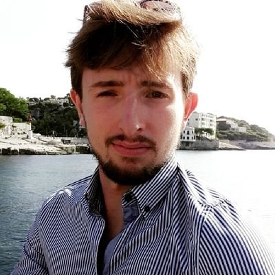 Pierre_Cluzel's profile picture. Des livres et du vin. Notaire.