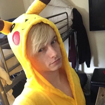 andyyclb's profile picture. ❤️// gay// 18 years old//pikapikaa//I don't need a dozen roses You ain't gotta wine and dine, no I don't need a pretty poet Oooh, gettin' all emotional