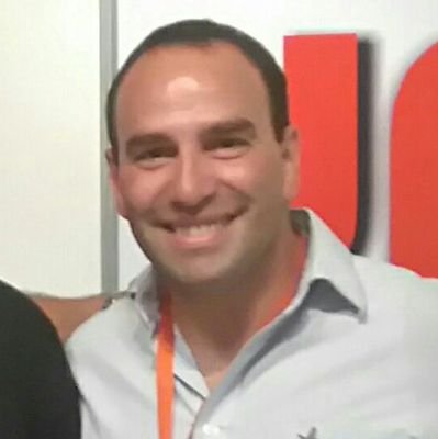 Kinesiólogo a cargo del área de Rehabilitación Respiratoria en FKT Patagonia.
Guitarrista fogonero y eterno aprendiz de tenis. Mi familia = mi mayor logro.