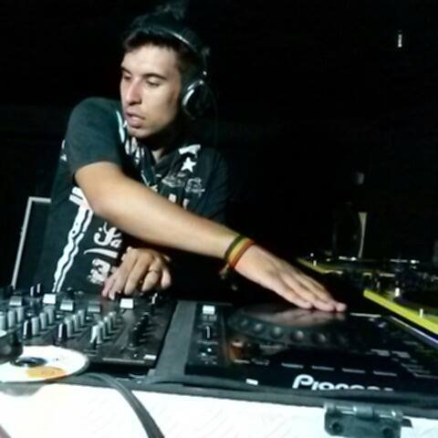 DereritaDeejay's profile picture. 