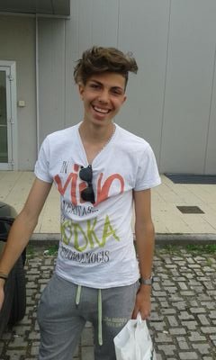 Roberto46112250's profile picture. 