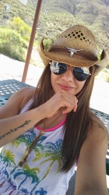 NadiaVillanuev's profile picture. Family. Fitness.