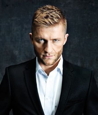 _FuuckUpBiitch_'s profile picture. Ale nawet jak to życie mocno
jebie nam po oczach
Mamy tylko jedno, więc należy
mocno kochać. ~ KaeN.