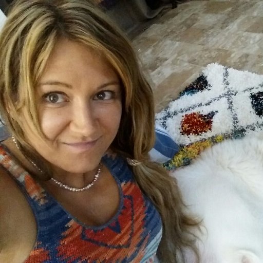 DMAdvents's profile picture. Hi, I'm Diane, a French Expat. I work in the USA and travel solo around the world. I am new to Twitter. Follow me @DMAdvents to see my latest pictures!