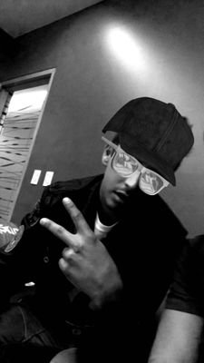 fewforests's profile picture. + yo, you