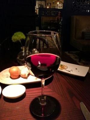 Una copa de Vino, Cocteles y Eventos.
Bares & Restaurantes 🍷🍴
Bartender LifeStyle ~ Blogger 📷