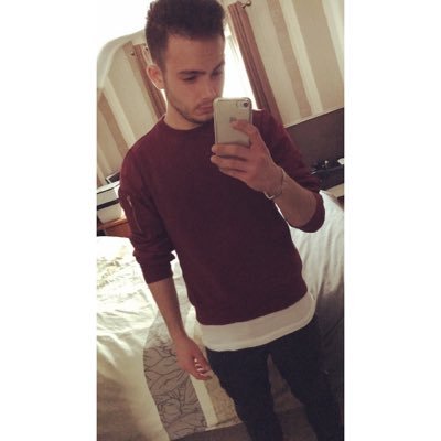 Mon Snap Theo62700 ✌️| J'ai 18 ans | Mon Instagram @lebrunauyeuxbleu | Mon Skype Theo6270 | FOLLOW MOI JUNFOLLOW ✌|️