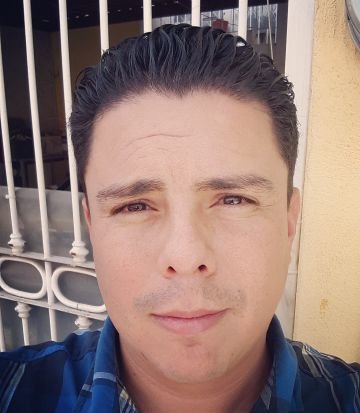 papá , psicólogo de profesión, taquero y chef amateur, futbolista frustrado!!