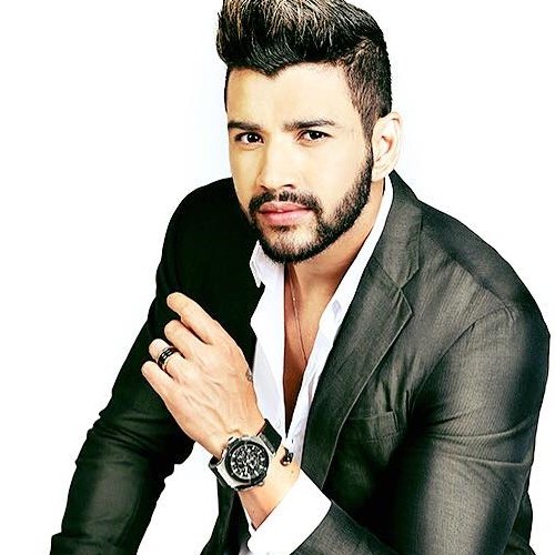 vc pra mim é tudo @gusttavo_lima , sou sua fã e não nego , pois se eu negar mentiria ;)