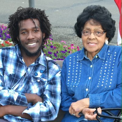 thehuckel's profile picture. It's Huckel Buck