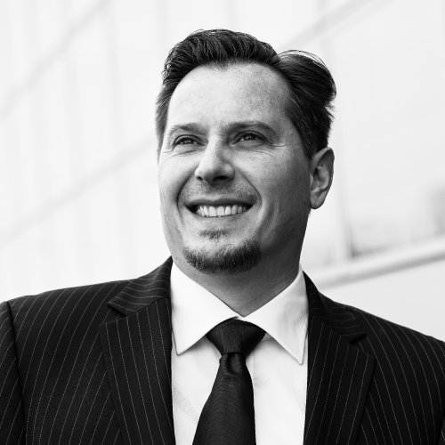 Unternehmer. IT-Strategieberater. Changemaker. Gründer @mindsquare. Speaker. Autor.