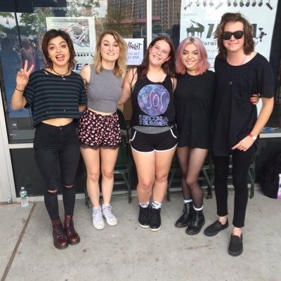 •Flippinfam •bands • Hey violet🤘🏼 •5sos🤘🏼