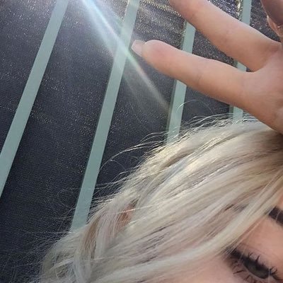 lydiarpgnz's profile picture. jpeux être sympa quand jveux (: