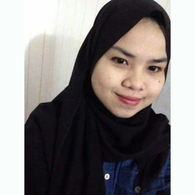 ainaaz_'s profile picture. Blablah