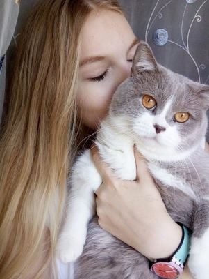 MarinaReshetina's profile picture. *silent in the trees*