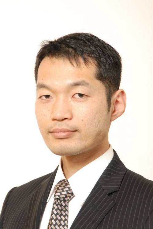 kousakuono's profile picture. 森の中を裸足で走る経営コンサルタント。 運動と健康グッズマニア。株式会社小野経営サポートの代表で、会社の売り上げが下がると、余計に走ります！最近は、走りまくり！