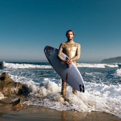 Professional Surfer... Instagram - fredericomoraiis frederico.morais.surf@gmail.com