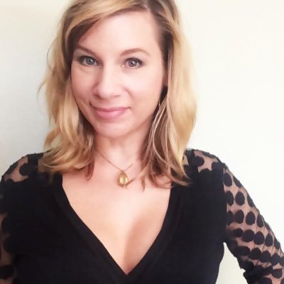 Mindset coach. Rookie novelist. Leading clients with expertise in beauty, love, expression, success & intentional creation.