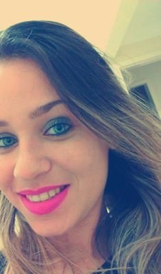 RafaellaTav's profile picture. Casada