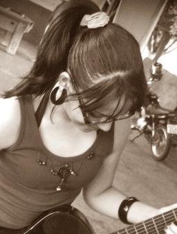 cigarroseblues's profile picture. Vivo buscando algo que possa acalmar o absurdo da vida. [Siga que eu sigo também]