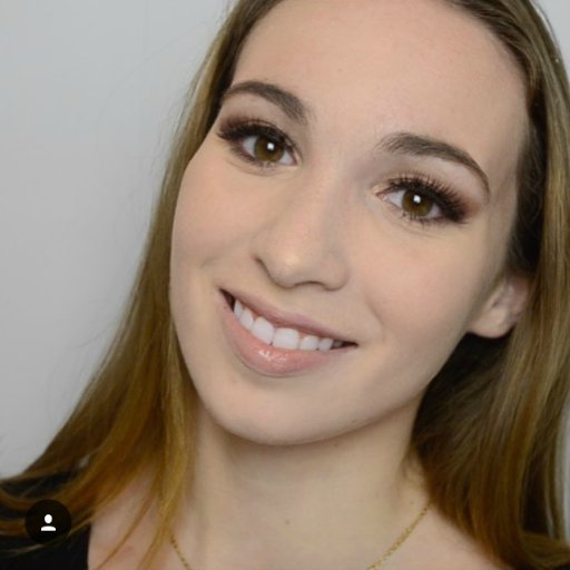 Student | Beauty Blogger/Vlogger   
French 20 Makeup Addict.               Subscribe YT: Coco NuageRose