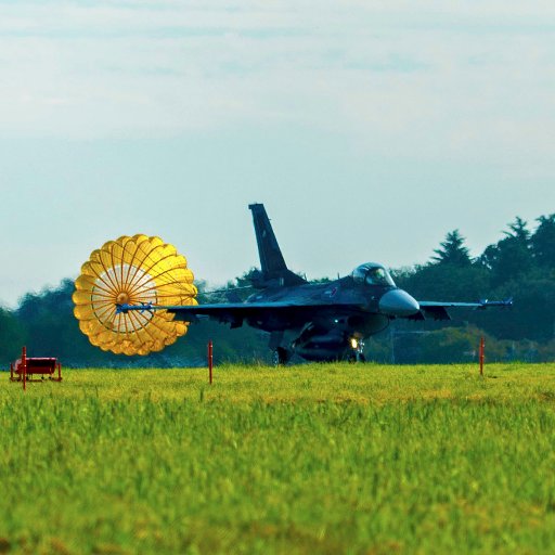 losttechnology's profile picture. 【SNSはBlueskyがメインです】
東京株式市場という廃課金ゲームにハマっています。
ダムと湖大好き。
Carl Zeissレンズ好きな📷α9Ⅲ使い。
Batis 2/25がお気に入り。
支持政党はありません。
死ぬときは酒でと言い続けて25年以上💦
DMは読みません。
✖✉