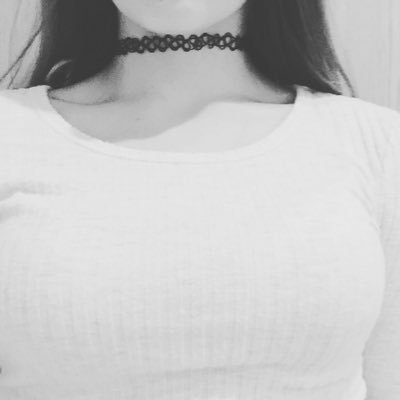 nika_sopinger's profile picture. I still don't understand twitter but here I am