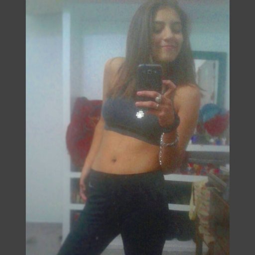 Volverla a ver es mucho mas de lo que pido.. Sus fotos ahora me miran y me ven vació quisiera volverla a abrazar😇❣️