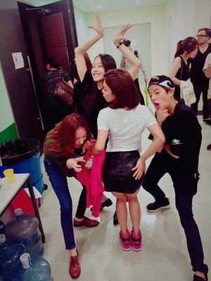 korean↔english/
all the stuffs i uploaded are at the heart
업로드한 자료는 마음에 있어요
요청 받아요 i receive requests