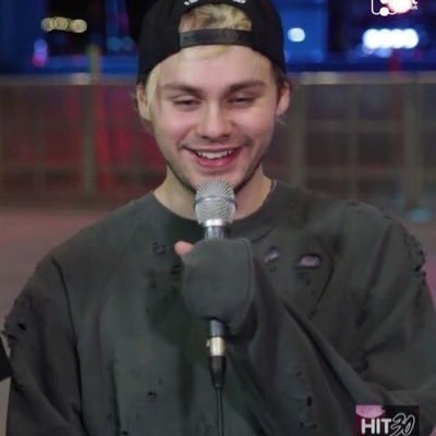 RT BIO DONT FOLLOW PLS, IT'S IMPORTANT https://t.co/MNrU2gpmrU