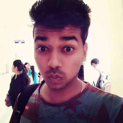 itsKaaru's profile picture. Simple