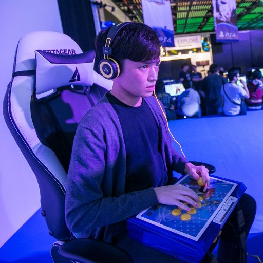 Street Fighter player from Hong Kong for @FalconsEsport. Capcom Cup X 2nd place. 2023 France offline CPT Champion, 2024 EWC 13th, email: chriswong8201@gmail.com