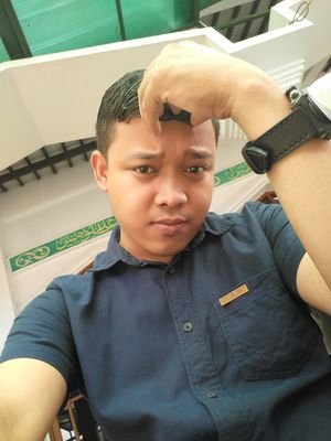 Tomimii's profile picture. Belajar banyak hal.
Apapun yang akan kalian katakan
Inilah hidupku, Dan kebahagiaanku ada di hatiku Bukan di hati kalian. 'Darwis Tere Liye'