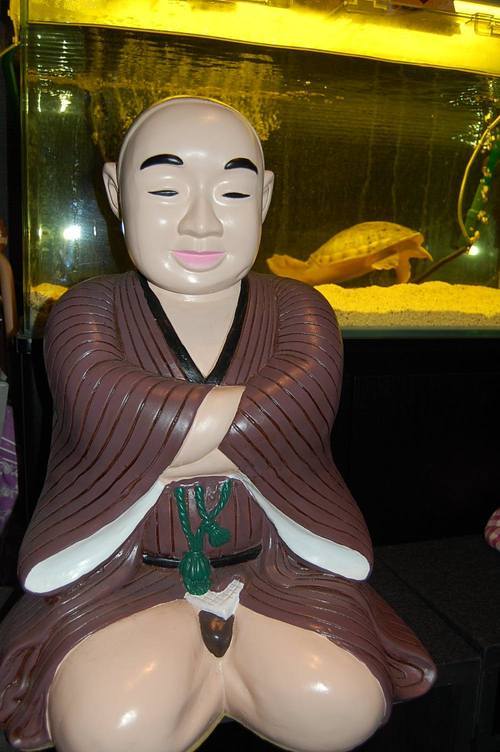 himawariooji's profile picture. 全品３００円!!産地直送!!!!
新鮮な魚介類が毎日届いています。炭火で焼いて、みんなで楽しくワイワイしませんか？ドリンクも豊富にご用意しております。「はまぐりつかみどり」などユニークなイベントメニューもございますのでお気軽にお立ち寄りくださいませ。