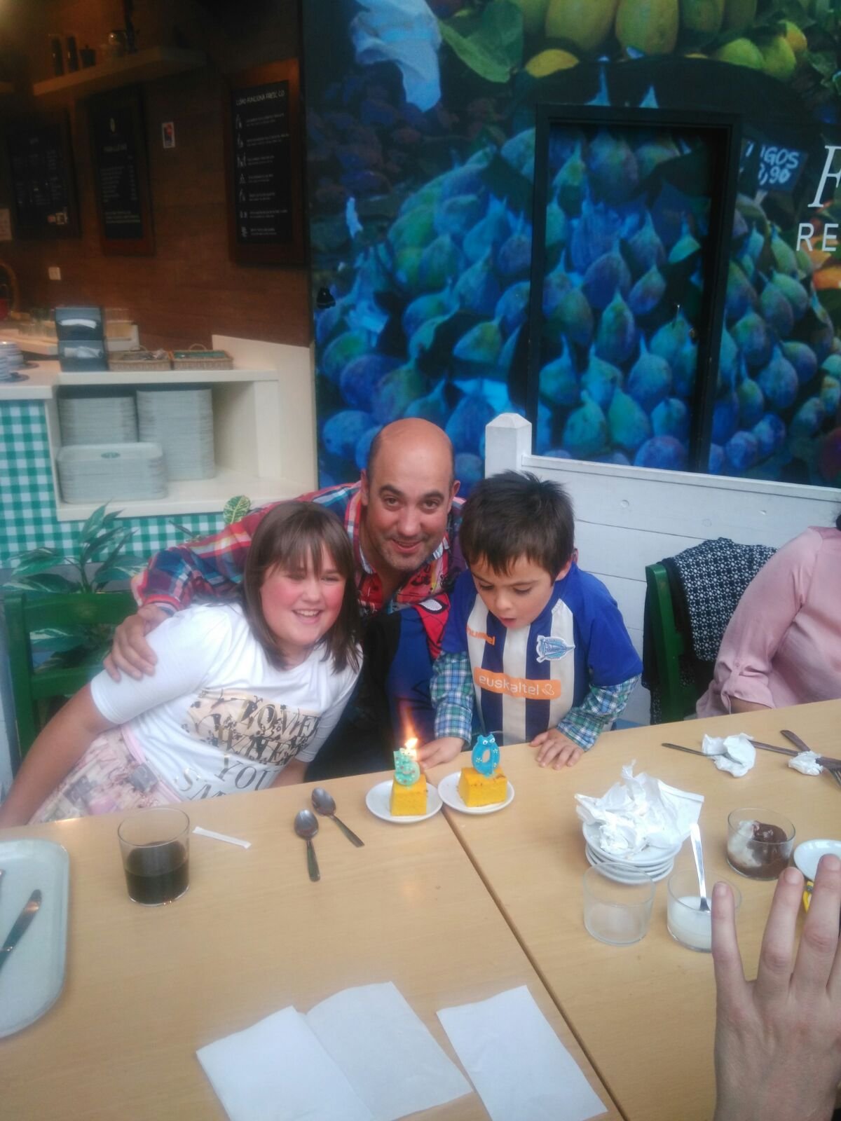 GorkaMunoz's profile picture. Gasteiztarra, Alavesista y Barcelonista.