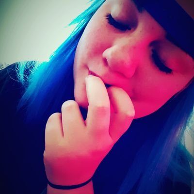 follow me! I follow back for Instagram it's ~pretty_girls_dont_care for snap chat it's ~fox-43 just a small town girl that likes to have fun
