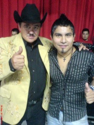 trabajo en play boy soi un actor porno ya retirado amo quiero adoro respiro y disfruto el fútbol local e internacional ⚽⚽⚽juega bonito y ofensivo 4-3-3⚽⚽