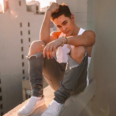 here to promote my boy; I'm trying to get this account big, please retweet and follow for a follow back ❤️ MAHONE WILL RISE #SendItWayUp