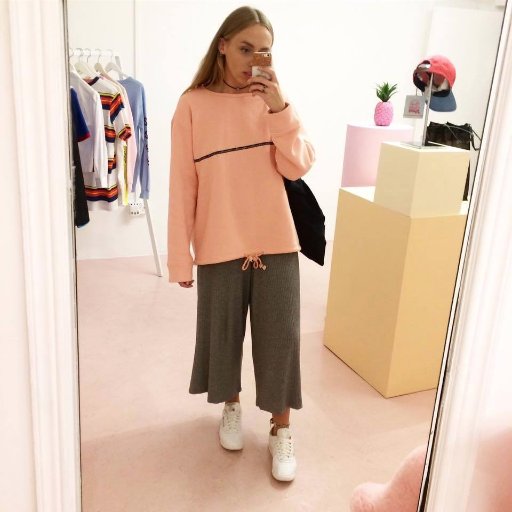 _samanthaem's profile picture. Photographer