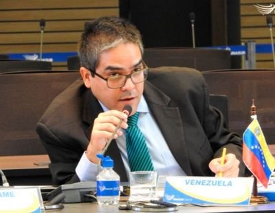 Embajador de la República Bolivariana de Venezuela en Belice.
Anteriormente Delegado ante UNASUR.
Cuenta y Opiniones Personales.
Rt's No Implican Adhesión