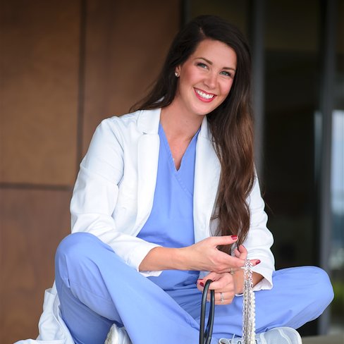 Steph | Physician Assistant // Blogger // Stella & Dot Stylist | Shop my looks here: https://t.co/YonQ9XJyAd
