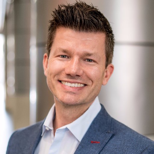 Strategic content and communications professional focused on creative ways to market solutions to customer problems