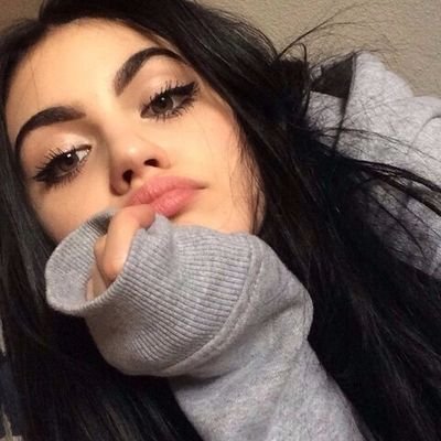 abbybearrx's profile picture. only human